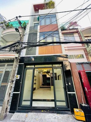 kỳ tân quý - lê trọng tấn - đh công thương
dt: 4,1 x 13,5 - 2 lầu - hẻm ô tô thoáng - chỉ: 8,5t