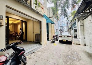 nhà hiếm đ nguyễn văn trỗi, p15, q phú nhuận. 4,170ty/75,2m2, gần trường thcs đào duy anh