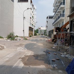 7 tỷ 600 thương lượng, nhà mới 5 tầng, đường nhựa 7 mét, diện tích : 4 x 18.