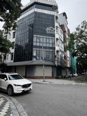 lô góc phố lạc long quân 80m2 6.5 tầng, lô góc, thang máy vù vù, 45tr/th