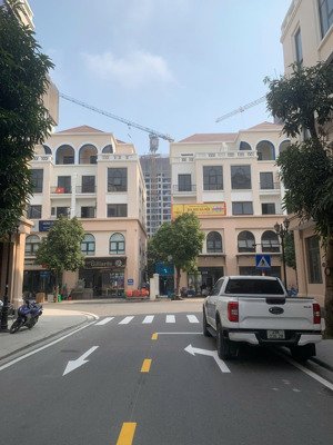 liền kề cọ xanh gần 9 tòa chung cư masteri, gần công viên, hướng đn, diện tích 80m, giá 12,8 tỷ bp