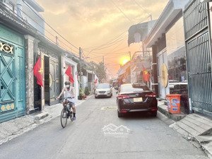 cần bán lô đất mặt tiền hẻm kinh doanh quốc lộ 13 hiệp bình phước thủ đức giá chỉ 5.9tỷ tl.