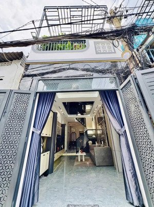 diện tích to giá rẻ- 3 phòng ngủ- hẻm thông thoáng- ngay kênh tham lương kết nối 6 quận