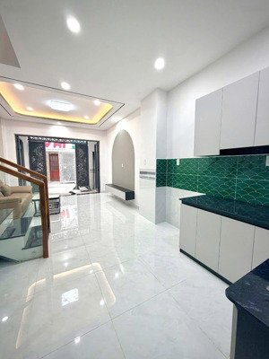 nhà 5 tầng phan huy ích, p12 gò vấp. đường xe tải. giá 5 tỷ 300