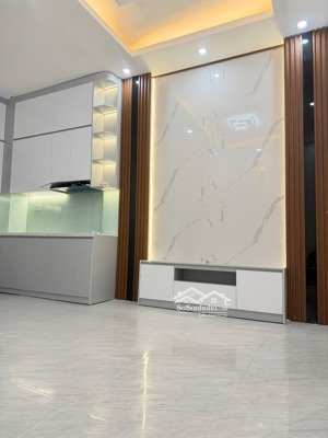 chính chủ bán nhà 5 tầng, mặt ngõ thông, đầy đủ nội thất ở lạc long quân tây hồ. giá tốt !