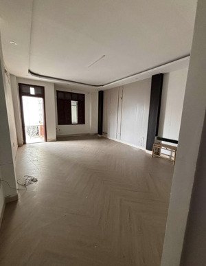 cho thuê nhà mặt tiền lê đình lý . 5 tầng . trung tâm thành phố