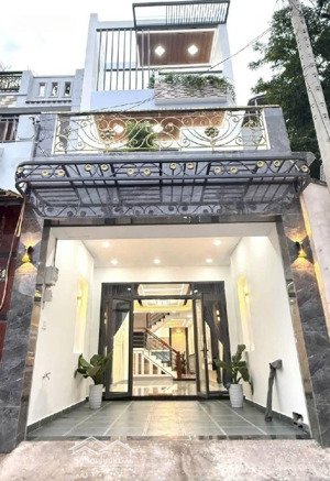 nhà đẹp đón tết- 80m2 -3tầng - full nội thất- ôtô ngủ trong nhà- thới an 16- q12 - 6,2tỷ