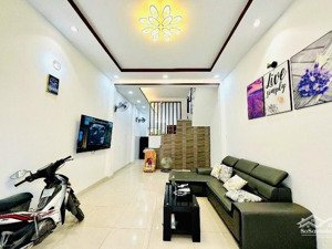 gần mặt tiền lã xuân oai cạnh thpt dương văn thì, nhà trệt lầu 60m2 tặng nội thất chỉ 5.15 tỷ tl