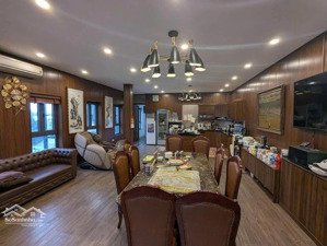 bán nhà mặt phố - 6 tầng thang máy - mặt tiền 30m - 3 mặt thoáng view hồ tây - vị trí trung tâm...