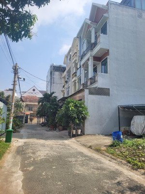 kdc cao cấp, đường số 3 hbp( cổng hông vạn phúc), 70m(4*17,5), 4 tầng, giá nhỉnh 9,9 tỷ.