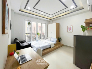 cho thuê phòng ban công full nội thất ở trần kế xương gần phố phan xích long giáp q1,q3 ở phú nhuận