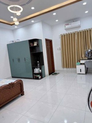 ngay emart2-hxh-nhà đẹp ở ngay-79m2-ngang 5m-3tầng-4pn-4wc-phan huy ích gv-chỉ 8tỷ tl