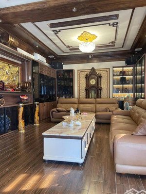 cho thuê nhà phú mỹ 3 phòng ngủ 300m