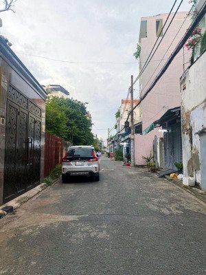 nhà hxh - gần sân bay- metro - giáp cộng hoà - cấp4 - 4pn - 68m2 - giá 6,5tỷ-lh mr toản