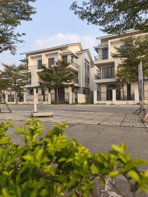 bán biệt thự 225m2 sát ga metro trung mầu và tuyến đường rộng 120m2 kết nối sân bay gia bình-hà nội