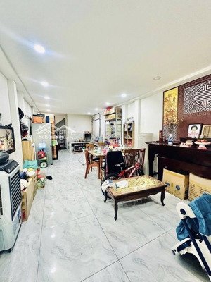 mặt tiền lô góc sát lê trọng tấn 2 tầng 74m kinh doanh đỉnh chỉ 9.x