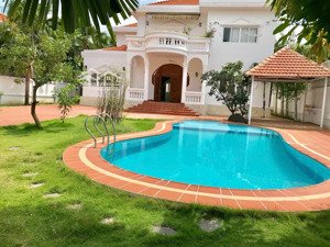 bán biệt thự thảo điền, quận 2- dtcn: 1053m2- 2 tầng+hồ bơi+ sân vườn rộng cây xanh đẹp- giá 200 tỷ