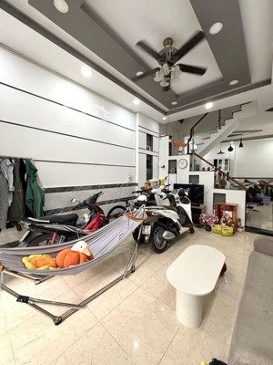 ngay khu tên lửa - nở hậu 5m7 - 2 tầng kiên cố - nhà đẹp vào ở ngay - qua aeon mall 5p