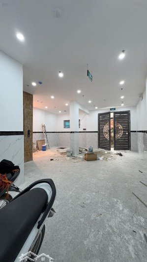 tôi cc bán chdv 12 phòng full nội thất,pccc-doanh thu cao -ngõ 127 hào nam.