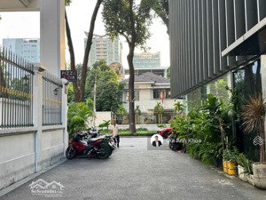 chỉ 1 phút đến hồ con rùa! hxh phạm ngọc thạch, cn: 72,9m2 - 3 tầng, giá 22 tỷ tl 