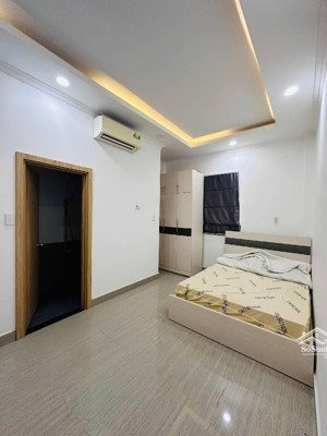 nhà ngang 5.8m x17m cần bán nhanh để mua nhà lớn hơn, vị trí ngay cây xăng hiệp quế