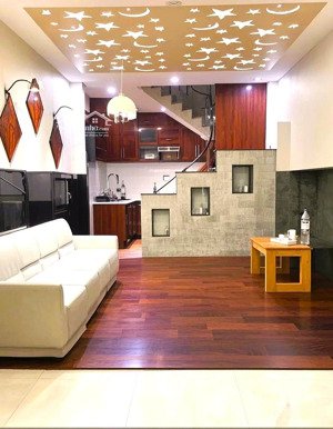 (phường bàn cờ) bán nhà 5 tầng hxh cao thắng ngay chợ bàn cờ dòng tiền 300tr/năm chỉ 8.9 tỷ