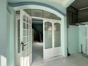 nhà nhỏ hẻm xe hơi thông đỗ xuân hợp, pla, quận 9 tiện cho thuê hoặc ở