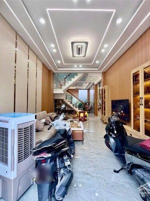 nhà 3 tầng 1/ đường thạnh lộc 48, phường thạnh lộc, q12, dt 58m2 (4mx15m), hẻm ôtô giá 5,6tỷ