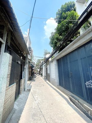 nhà mới 3 tầng sát hxh trần xuân soạn, ngay him lam, 5m x 10m, 4pn, nhỉnh 5 tỷ