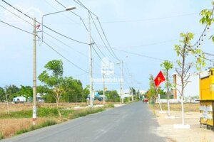 BÁN ĐẤT HOÀ LẠC, CÁCH METRO CHỈ 500M, ĐỐI DIỆN ĐH FTP, ĐHQG HÀ NỘI, LÔ GÓC, TRỤC CHÍNH KD DIỆN TÍCH: 103M2. MẶT TIỀN: 6.8M GIÁ BÁN: CHỈ CẦN 2.98TỶ LÀ SỞ HỮU LÔ ĐẤT NÀY.