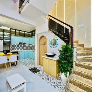 nhà đẹp nguyễn văn khối p.11 gò vấp hẻm xe hơi 1 trục gần 50m2 3 tầng/3pn chỉ nhỉnh 7đ