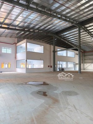 nhà xưởng 1900m2 kcn đức hòa cho thuê 90tr/tháng lâu dài