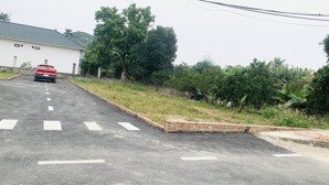 chính chủ cần bán lô góc 2 mt 102m2 full đường nhựa gần bến xe bus, trường học, chợ, ub giá 2 tỷ