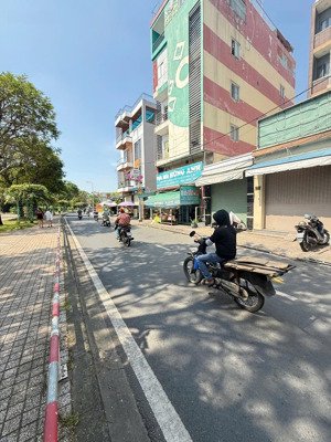 giảm sâu 1 tỷ còn 9,9 tỷ bán gấp trước tết nhà mặt tiền kinh doanh kênh nước đen - bhha -bình tân