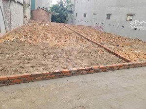 chính chủ bán đất núi bất lự - mặt tiền 7m. dt 100m2 -hiếm có- sổ đỏ. lhcc: 