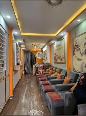 cần cho thuê nhà ngay khu phố hàn sát đường tô hiến thành, mặt tiền đường võ trứ