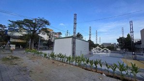 bán nhanh đất liên phường, góc 2 mặt tiền đường chính, đang có thu nhập. dt: 30x33m, khuôn siêu đẹp