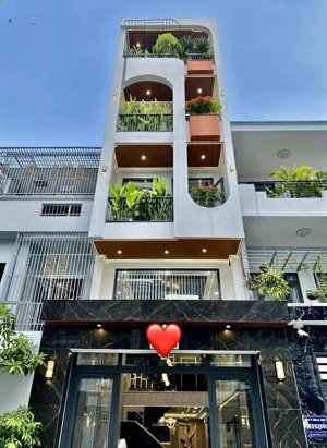 nhà 4 tầng ngay lê công kiều - quận 1. giá 4tỷ5/73.4m2 đang cho thuê 30 triệu. gần nhà ga bến thành