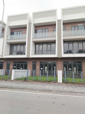 duy nhất căn dãy sh1 - 120m2 mặt đường rộng 63m kinh doanh sầm uất ,giá cho thuê lên tới 30tr/tháng