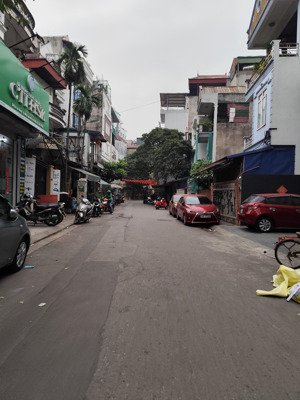 bán đất tặng nhà 3 tầng ngọc lâm 80m² ,mt 4,8m , 3 tầng vỉa hè ôtô tránh giá 27 tỷ .