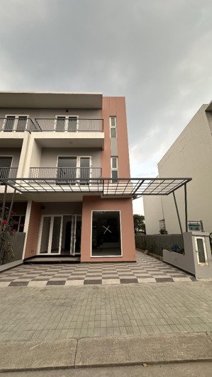 cho thuê bt 3pn, 3 tầng, 90m2 tại dragon village, 13 triệu, q9, hcm, hàng hiếm tại hot!