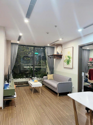 chị dung cần bán nhanh căn 3 ngủ tòa west point 2, diện tích 83m, giá 8,5 tỷ. liên hệ: 