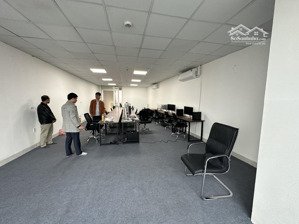 chính chủ cho thuê sàn văn phòng trung tâm quận cầu giấy, 70m2 giá 13,5 triệu, nhận nhà luôn. hh50%