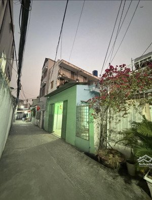 dt: 5.7 x 20m - sát mặt tiền huỳnh tấn phát, phú thuận, quận 7 - nhà c4 cũ - giá thương lượng