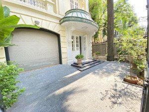 cho thuê nhà 5 phòng ngủ cực đẹp tại tây hồ làm văn phòng, quán cafe