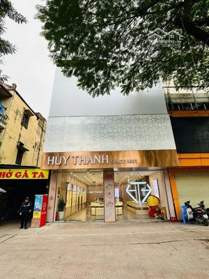 cho thuê nhà mặt phố quán thánh,135m2x2tầng,mặt tiền:6m,có hầm để xe,thang máy,pccc,riêng biệt