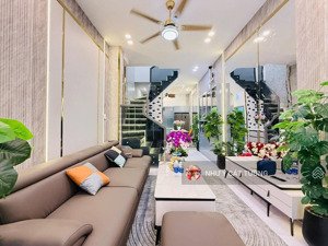 bán cực gấp - thái thịnh - chủ nhà chuyển công tác cần bán gấp - nhà mới - lô góc - khu dân trí cao