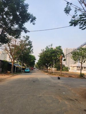 hiếm nhà cấp 4 mặt tiền rộng 20m đường hoàng quốc việt quận 7 - dt 100m -2pn -;giá nhỉnh 13 tỷ