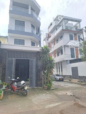 nhà 4 tầng -thạnh lộc 16 - đường xe tải - lô góc cực đẹp - q.12