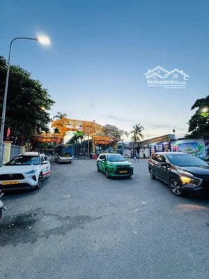 nhà mặt tiền lạc long quân quận 11, đường rộng lề tốt, dt 159m2 bề ngang 11m, shr, cho thuê 650tr/n